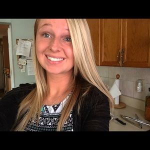 Meet your Posher, Alyssa